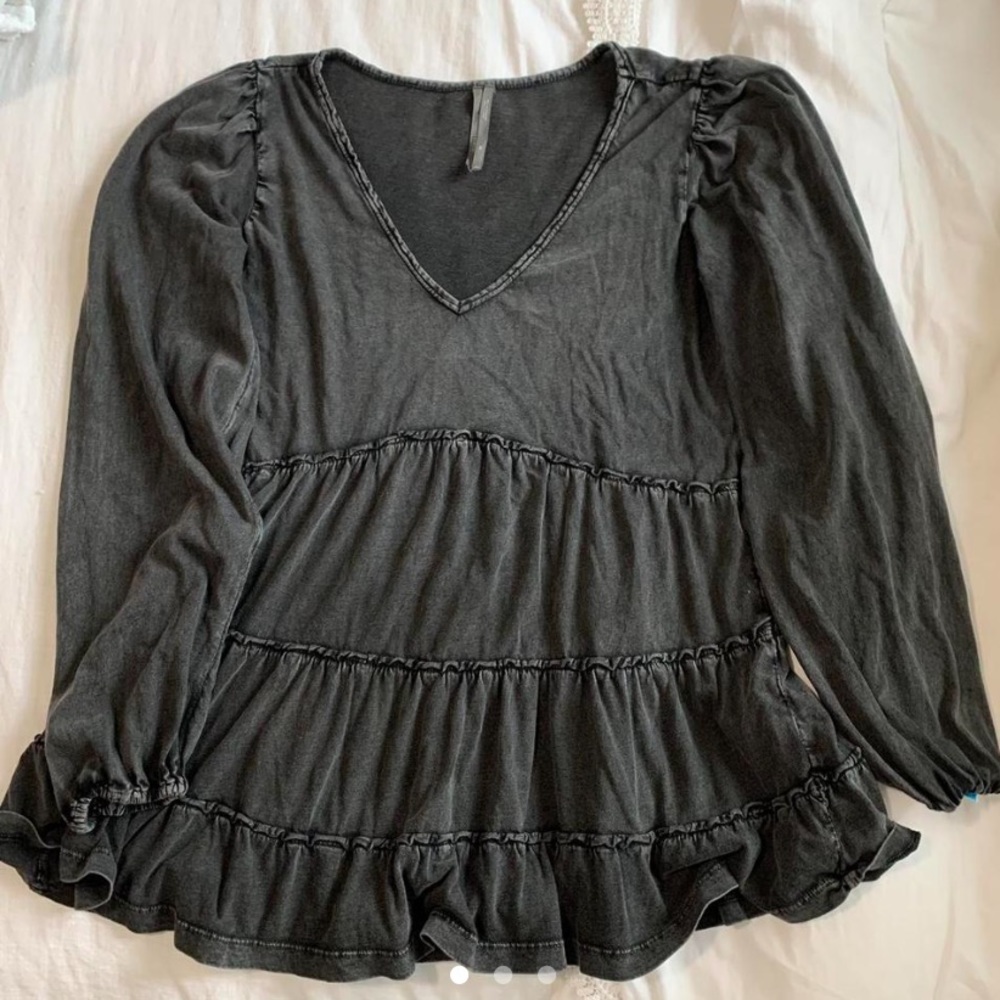 Anthropologie Grey/Black Flowy Top.